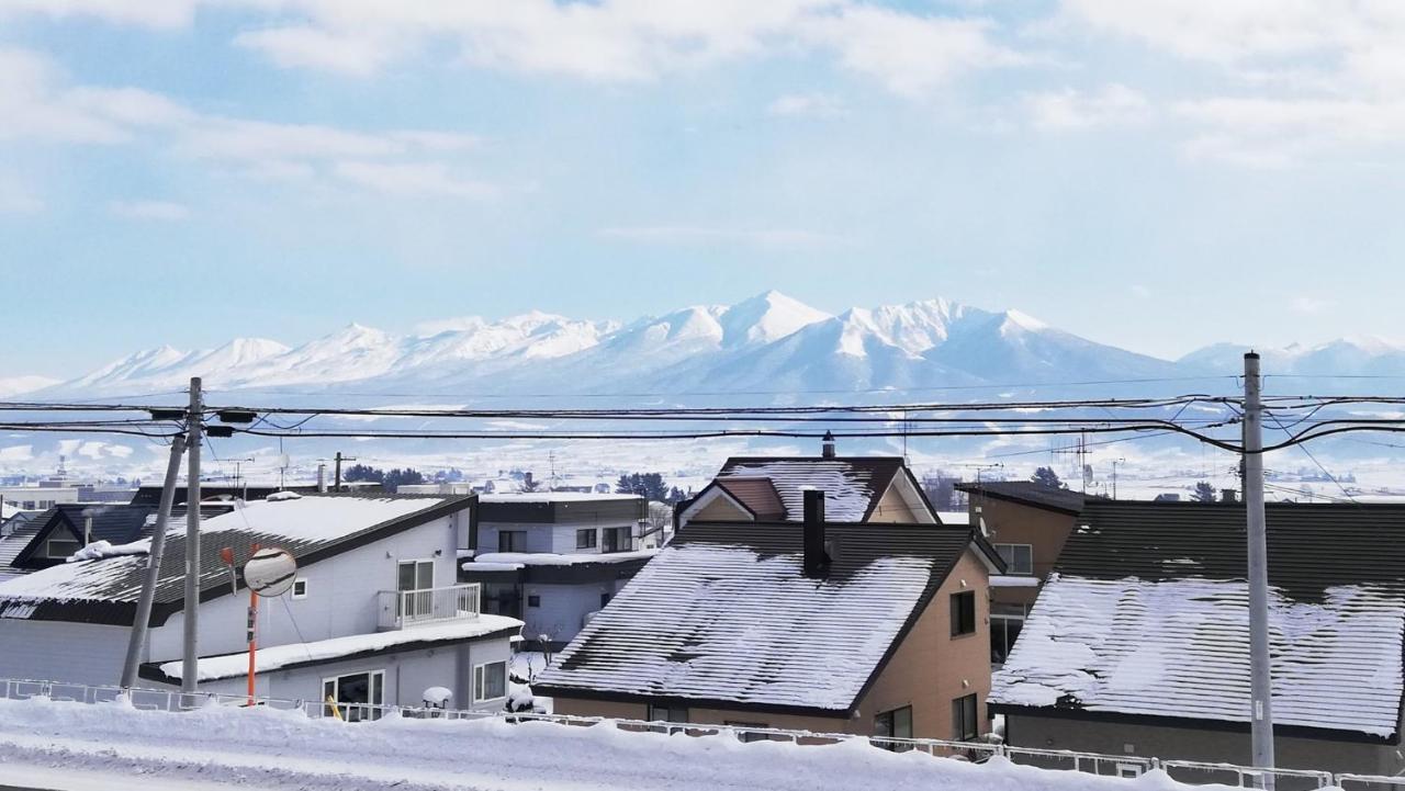 Hotel Hanafuji Inn NakaNakafurano Buitenkant foto