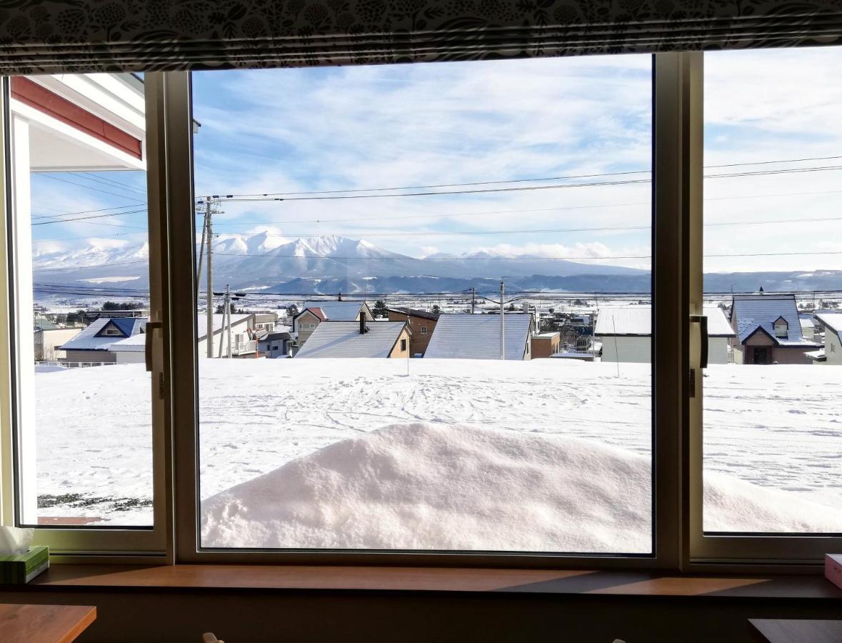 Hotel Hanafuji Inn NakaNakafurano Buitenkant foto